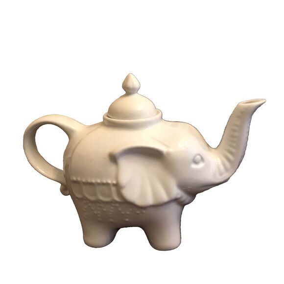 Vintage White Porcelain Elephant Teapot‎ by Cordon Bleu 28 oz. - Picture 2 of 6